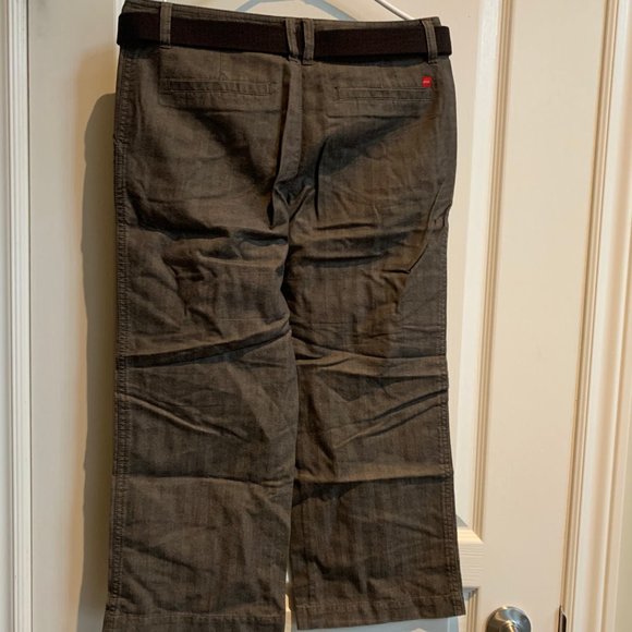 Women Pant with belt - Picture 2 of 9